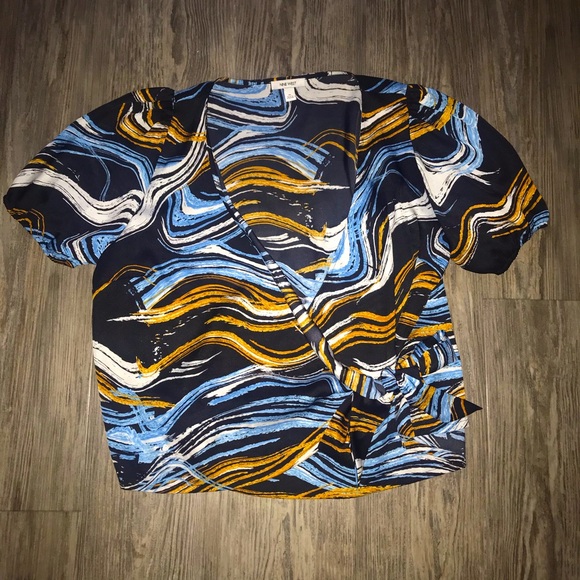 Beautiful dressy tie up top - Picture 1 of 3